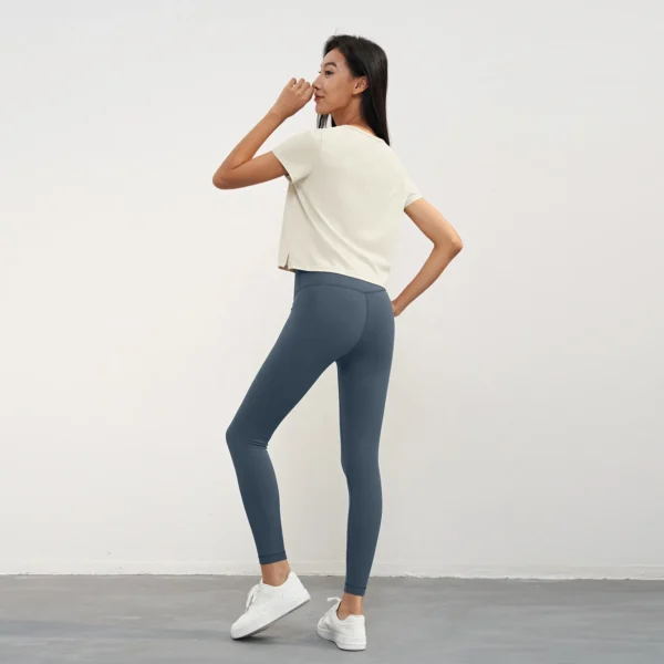 Women's Split Hem Yoga Top - Image 5